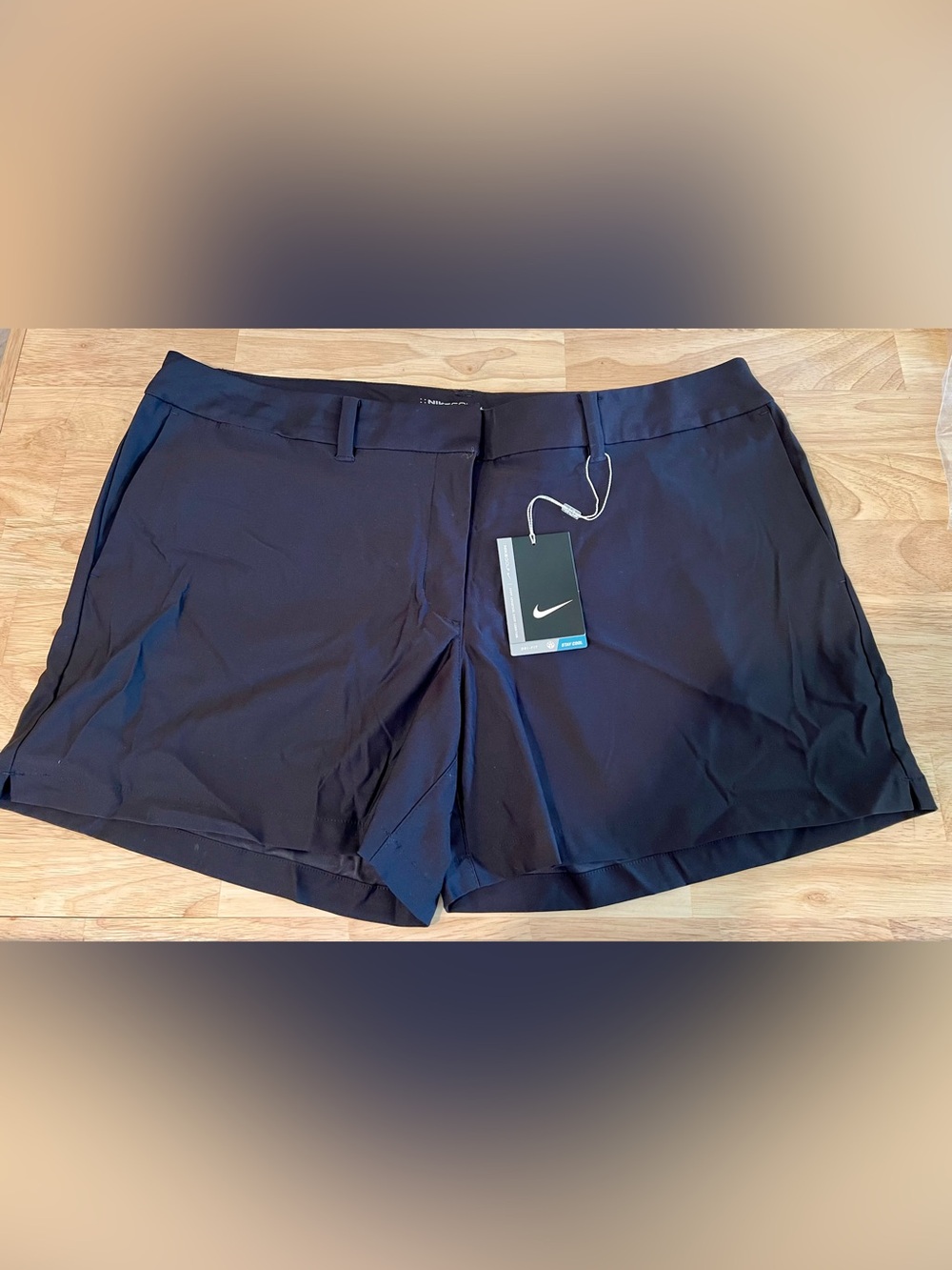 Nike Women's DRI-fit Golf Shorts, size 16. NWT